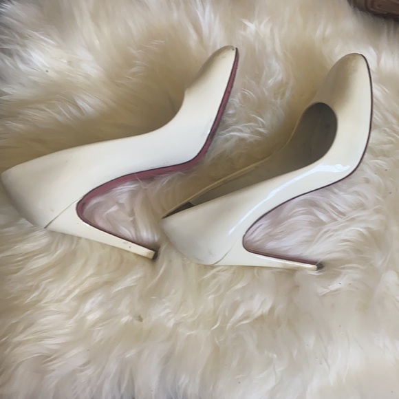 MIU MIU wht patent 5.5 round toe - Picture 3 of 10